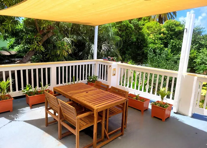 Mi Pana Apartments