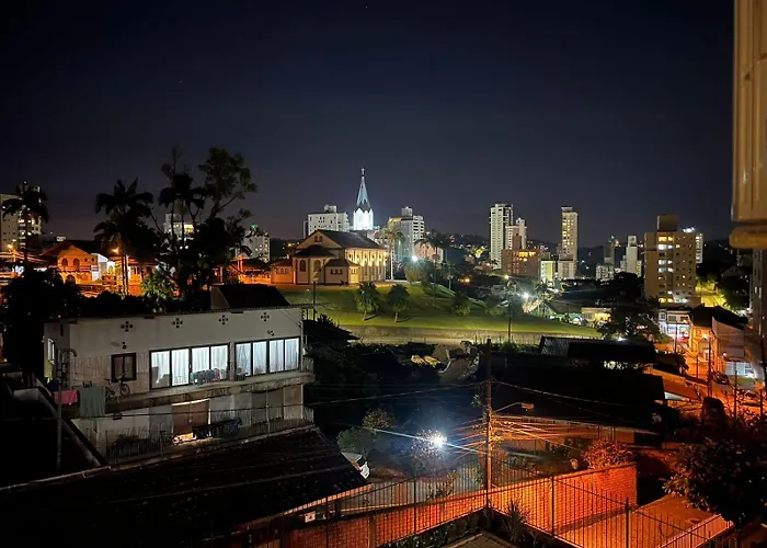 Quarto Privativo poucos minutos da Vila Germânica Oktoberfest