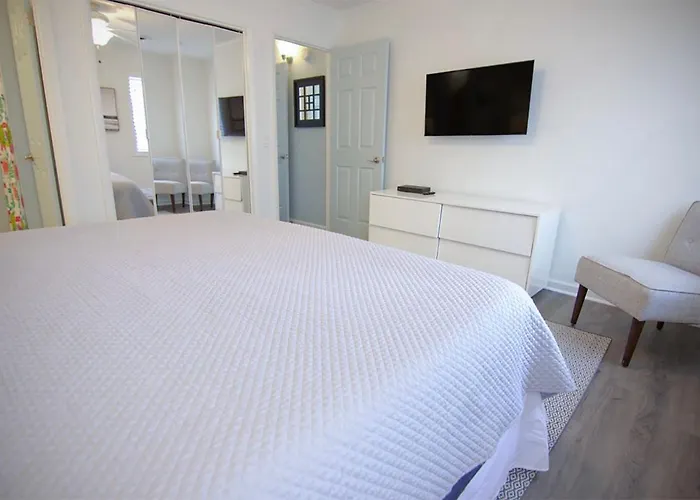Sunny Side Up By Sea Scape Properties