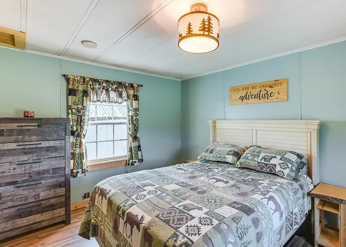 Pet-Friendly Perham Home: Fire Pit + Trail Access!