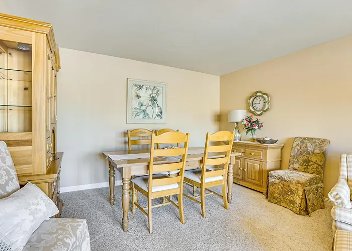 Near Surprise Stadium! Home W/ Pet-Friendly Yard