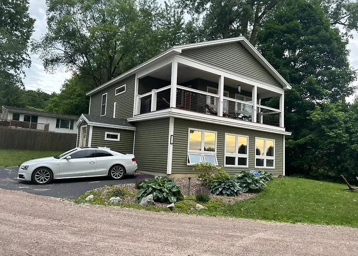 Roberts Lake House Room #3