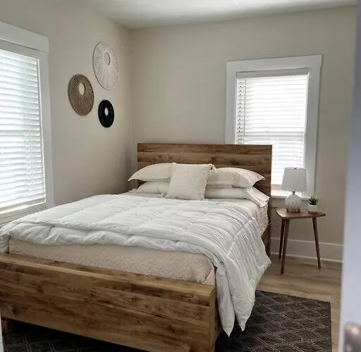 Cedar Street Retreat - Heart Of Aksarben!