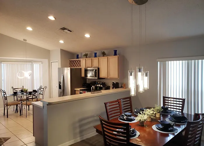 Amazing 4 Bedrooms 3 Bath With Private Pool, Near Disney And Universal!