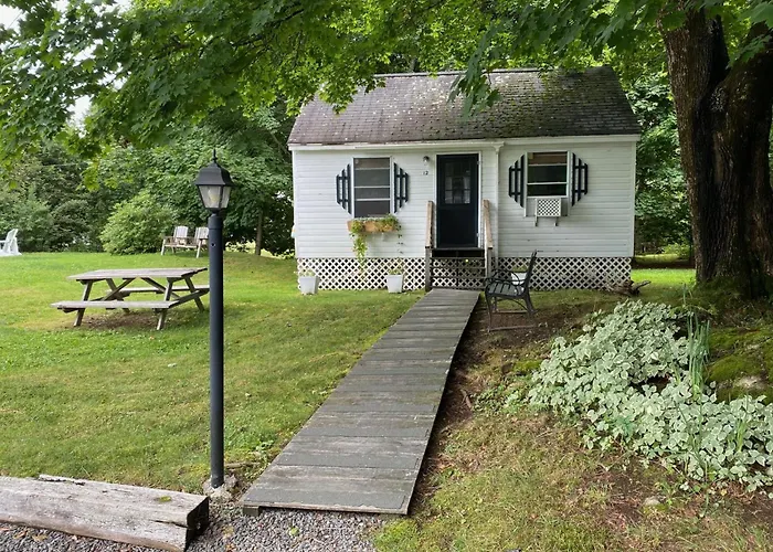 Bar Harbor Cottages & Suites