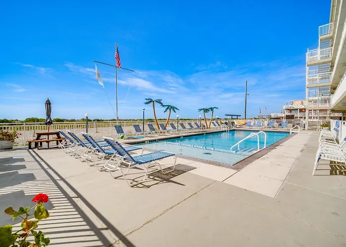 Sun-Soaked Wildwood Getaway, 6 Mi To Cape May!