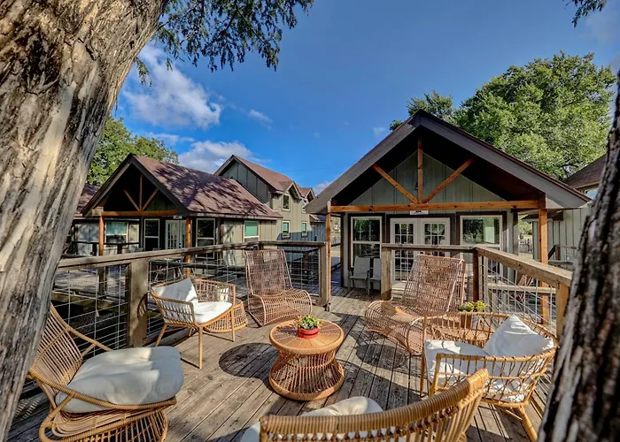 Treetop River Cabins On The Guadalupe River