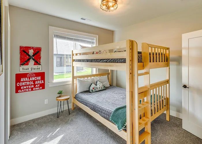 Stylish Montana Vacation Rental W/ Private Hot Tub
