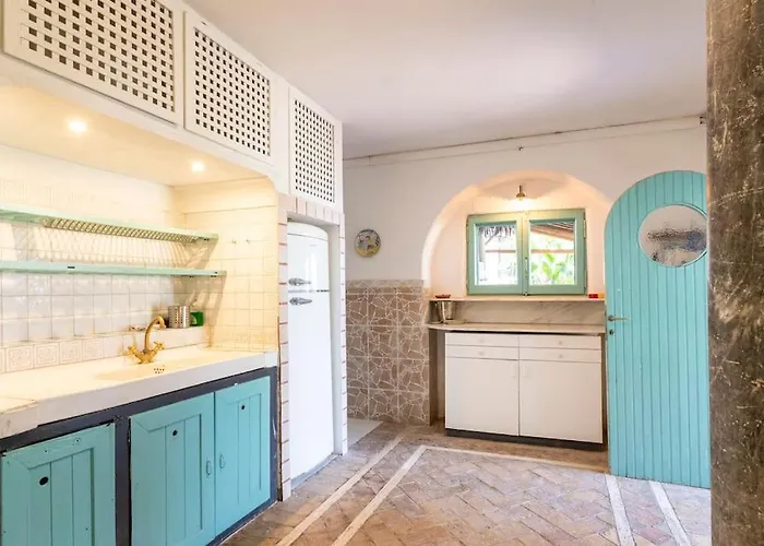 Villa Mariani - Italian Coastal Charm