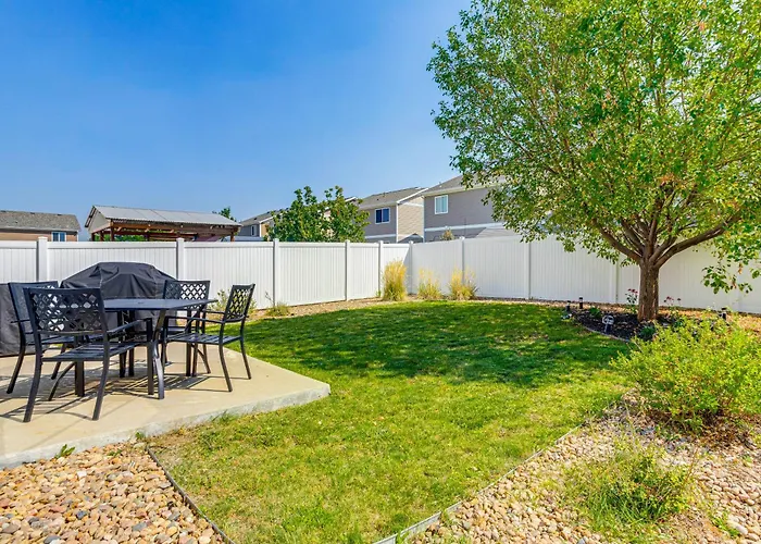 6 Mi To Dia: Denver Home W/ Fenced Yard & Fire Pit