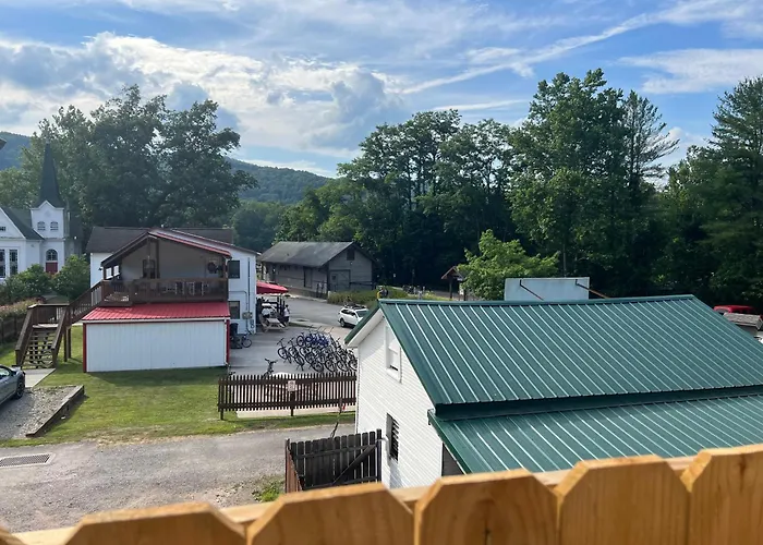 Stay, Play And Relax In Ohiopyle, Pa, Hot Tub, Pool Table, Next To The Gap Trail In Ohiopyle, Pa