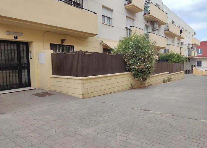 80S Loft Vintage 15' Malaga Airport Free Guest Parking