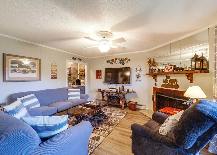 Hike, Golf & Ski: Beech Mtn Condo W/ Resort Perks!