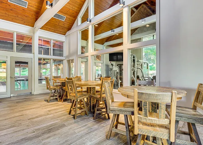 Walk To Ski Lift: Spacious Condo In West Dover!