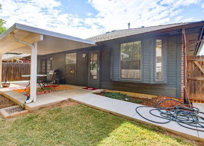 5 Mi To University Of Oklahoma: Home W/ Patio!