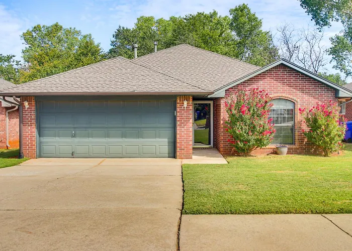 5 Mi To University Of Oklahoma: Home W/ Patio!