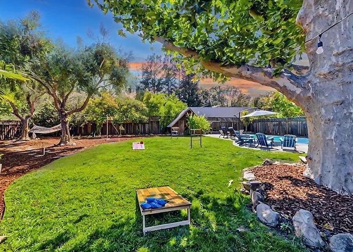 Family Fun Retreat In Wine Country - Epic Game Room - Pool - Spa