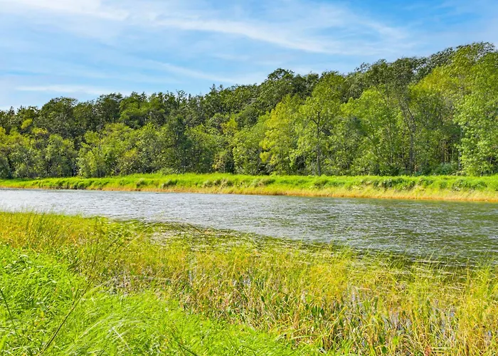Riverside Retreat In Crosby: Pet Friendly!