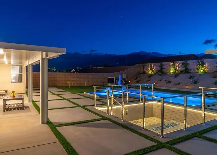 Chilled Salt Pool Luxury Firepit Mini Golfing
