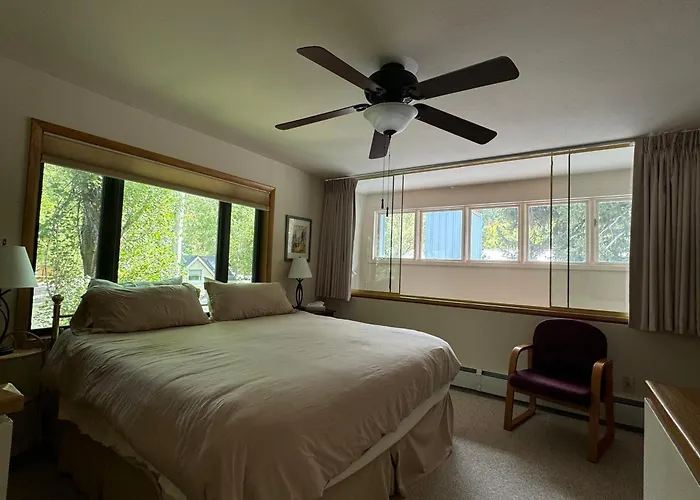 Shadow Mountain Lodge