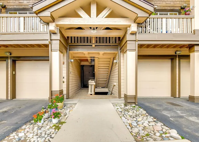 Condo W/ Mtn View < 1 Mi To Steamboat Resort!