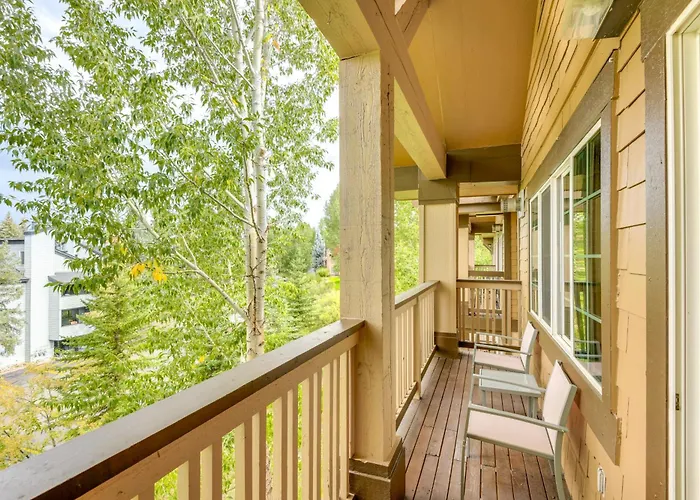 Condo W/ Mtn View < 1 Mi To Steamboat Resort!
