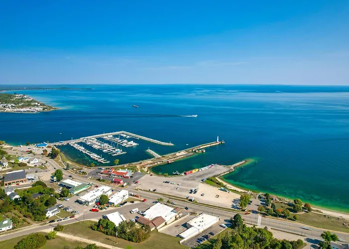 Cozy Apt < 1 Mi Near Lake Huron & Mackinac Island!