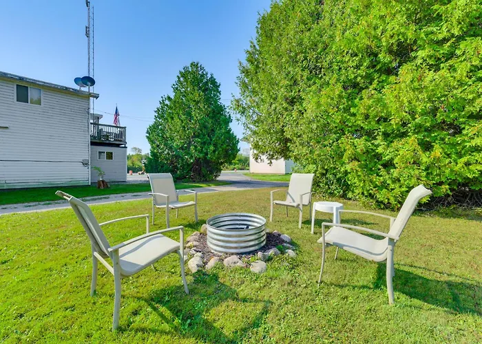 Cozy Apt < 1 Mi Near Lake Huron & Mackinac Island!