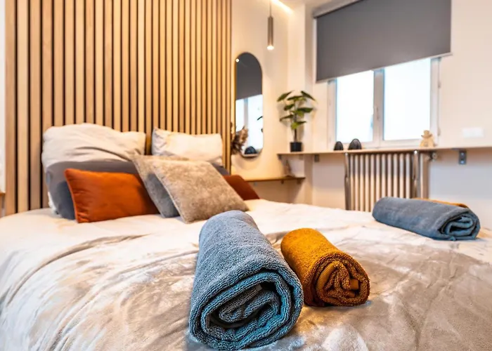 Renovated Studio Walking Distance To Paris