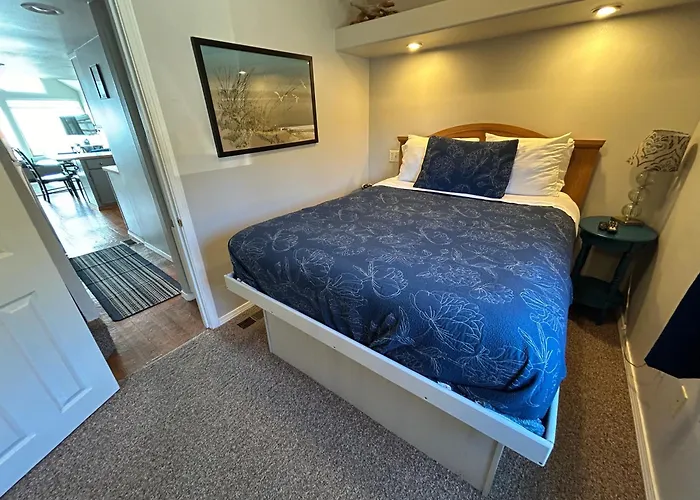 Oceanfront Cabin 6 W Jacuzzi &Awe-Inspiring View