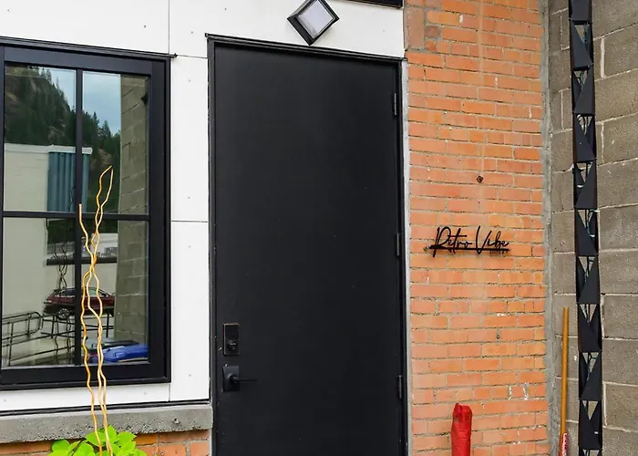 Modern Industrial Suite In Grand Forks