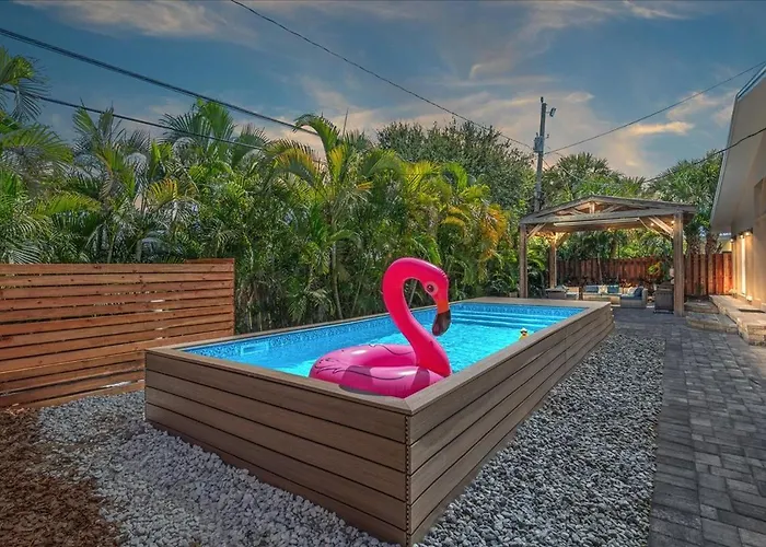 5B - Modern Pool - Game Room - Beachside - 7 Bed - Mural- Ac - Washer Dryer