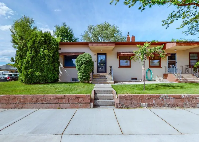 Great Find! Downtown Oasis With Office Setup