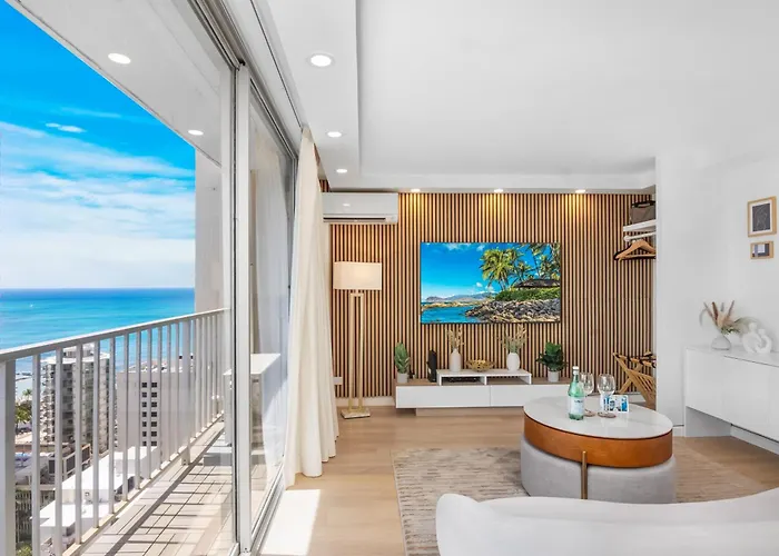 Ocean Retreat: Remodeled Pacific Monarch Haven