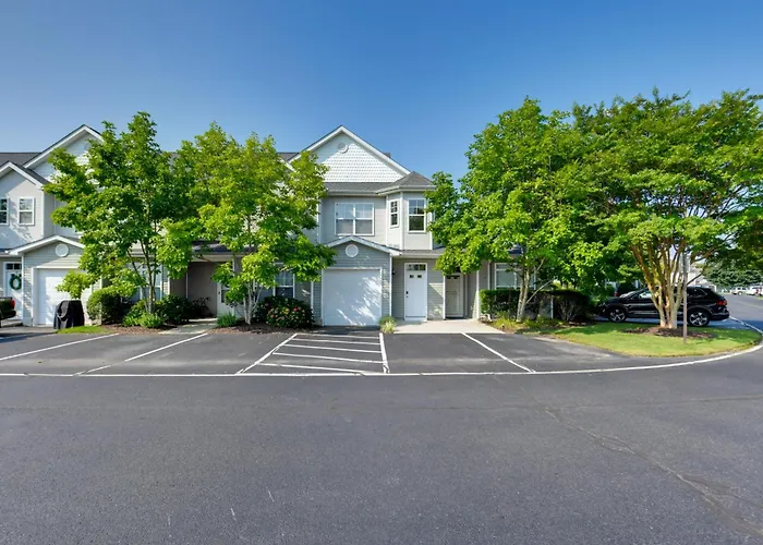 4 Mi To Beach: Lewes Townhome W/ Ping-Pong Table