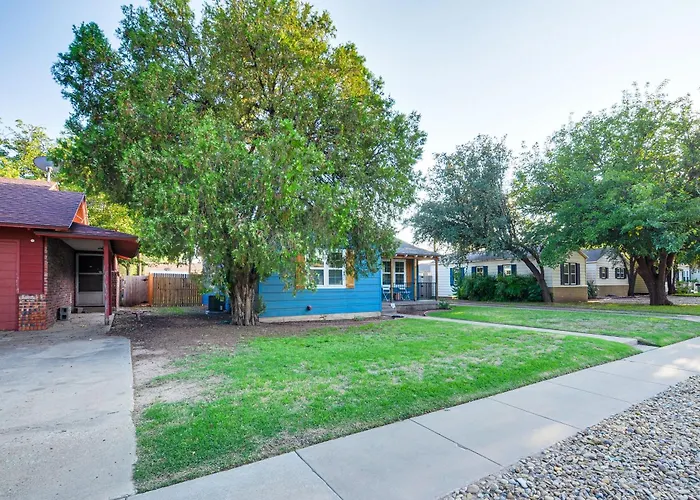 Chic Home ~ 2 Mi To Ttu W/ Grill & Yard In Lubbock