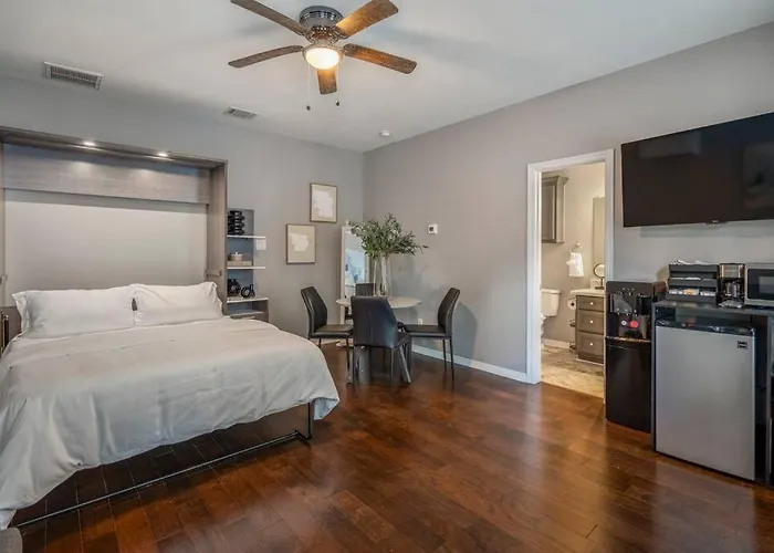 Palmer Hotel Suite Retreat In The Heart Of Houston
