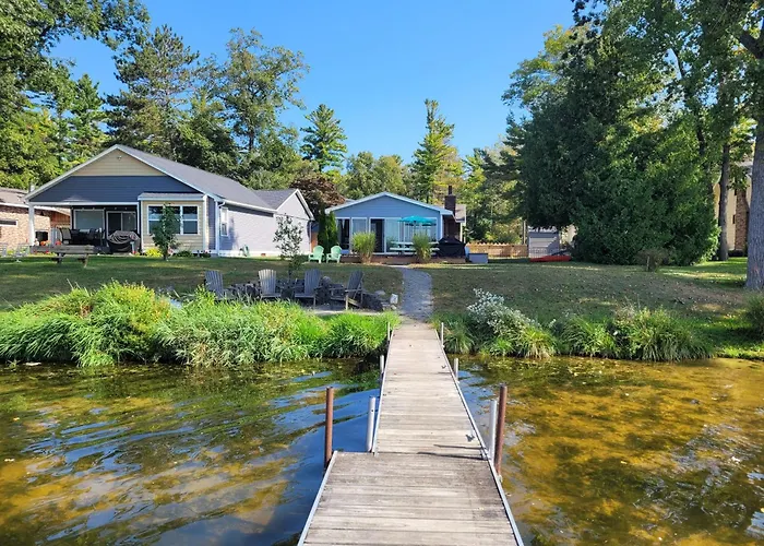 Loon Lodge - Lakefront With Private Dock!