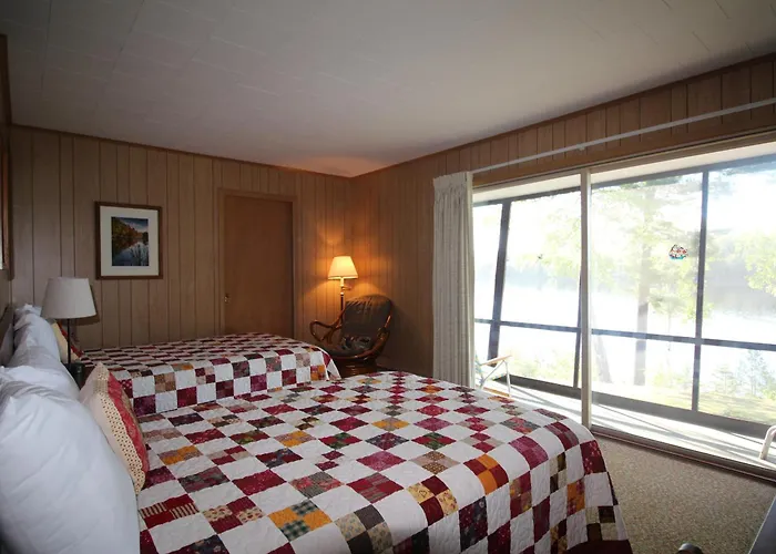 Sandy Point Motel