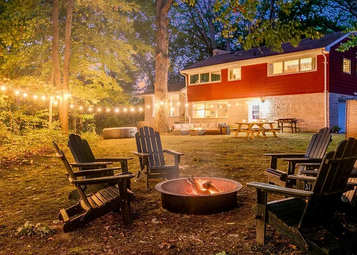 Heart Of Indiana Dunes National Park With Hot Tub