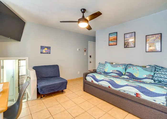 <1 Mi To Boardwalk & Beach Access: Ocean City Apt!