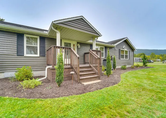 Mtn-View Escape W/ Large Yard In Duncansville!