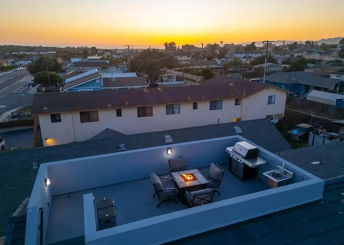 Rooftop Deck Game Room 11 Ppl