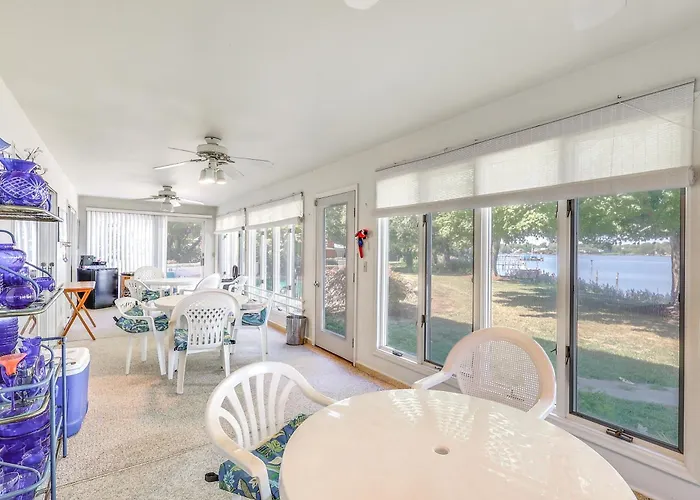 Pet-Friendly Home On Chester River W/ Dock!