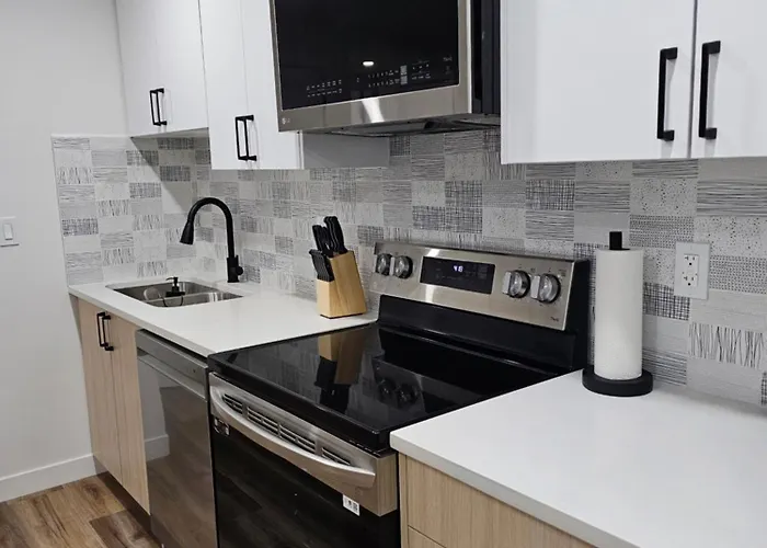 Cozy 2 Bedrooms And 1 Bath For 4 Guests!