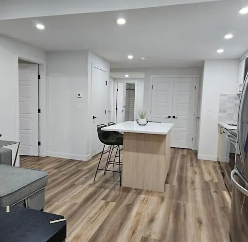Cozy 2 Bedrooms And 1 Bath For 4 Guests!