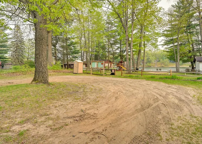Harrison Cabin W/ Fire Pit & Elbow Lake Access!