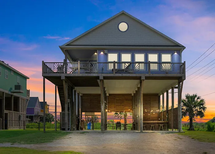 Views! Beachside, Hot Tub, Arcade, Family Beach Retreat With Fun For Every Age!