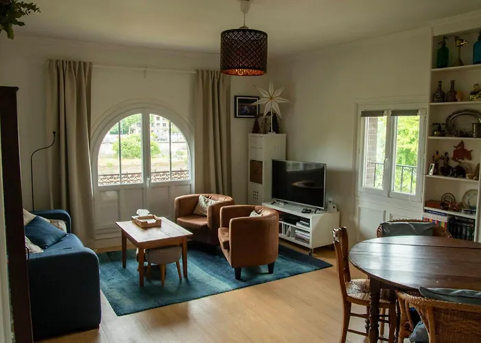 Seine-Front Apt In Stone House With Parking And Garden, Lacroix Island
