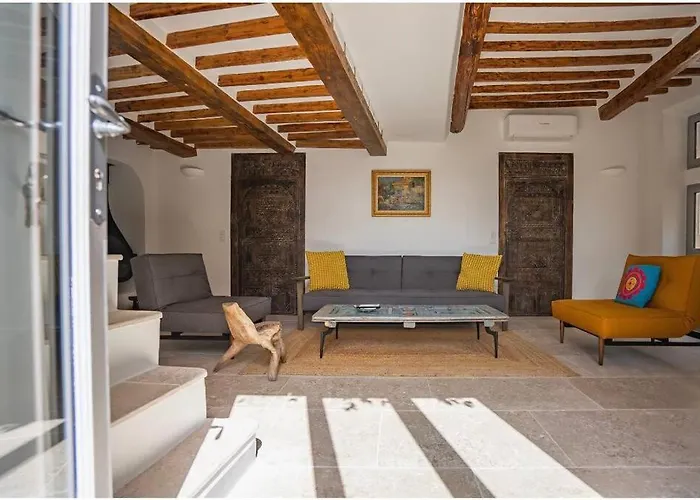 Maison D'Exception Au Coeur De Goult